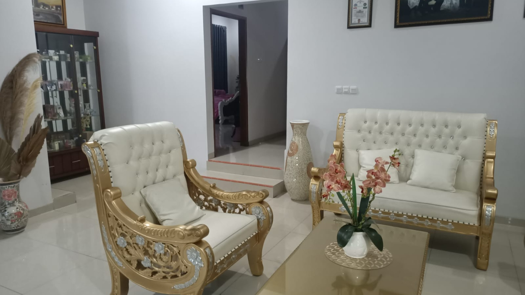 Rumah Asri Semi Furnished di Terusan Sersan Bajuri, Bandung