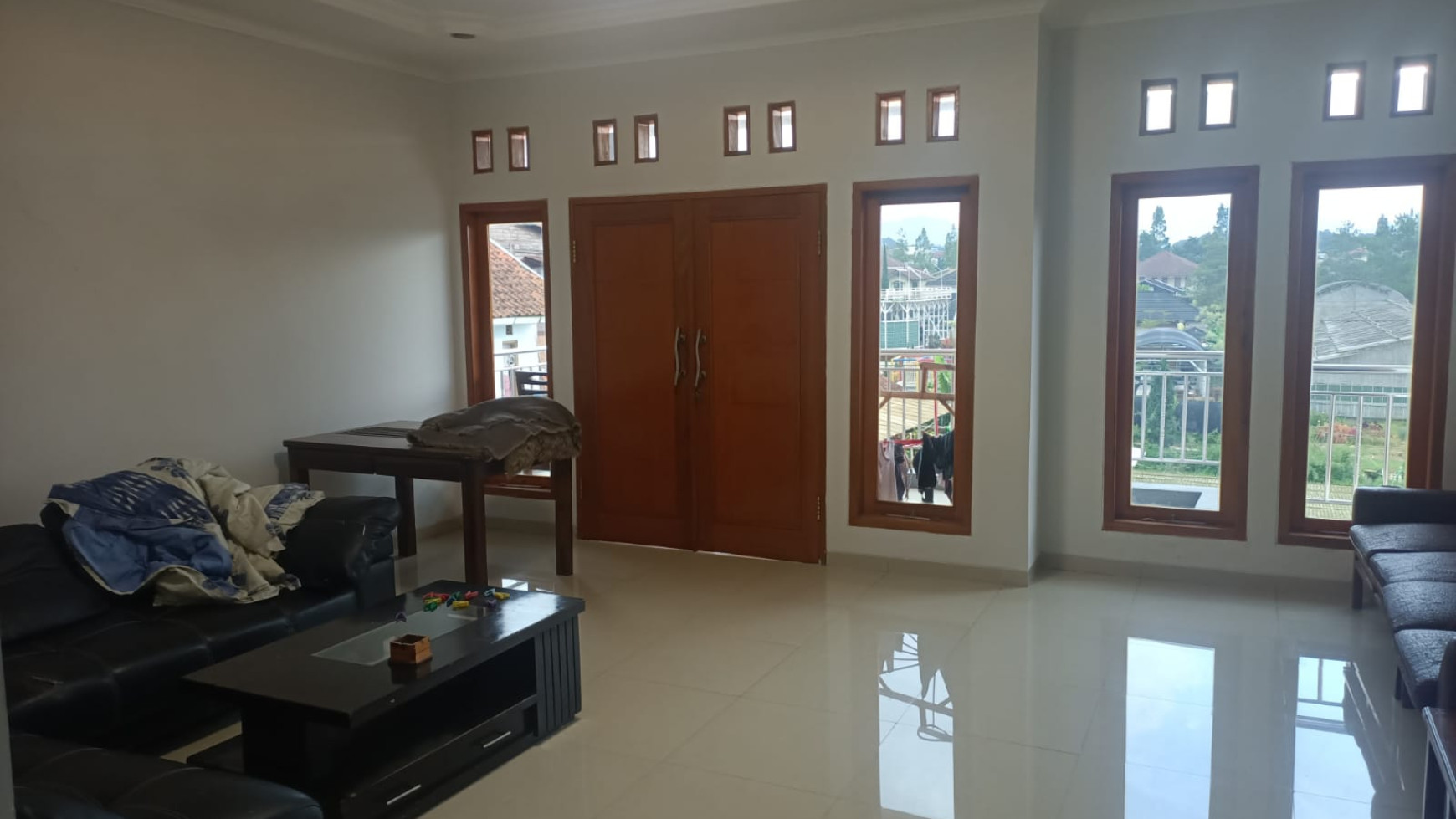 Rumah Asri Semi Furnished di Terusan Sersan Bajuri, Bandung