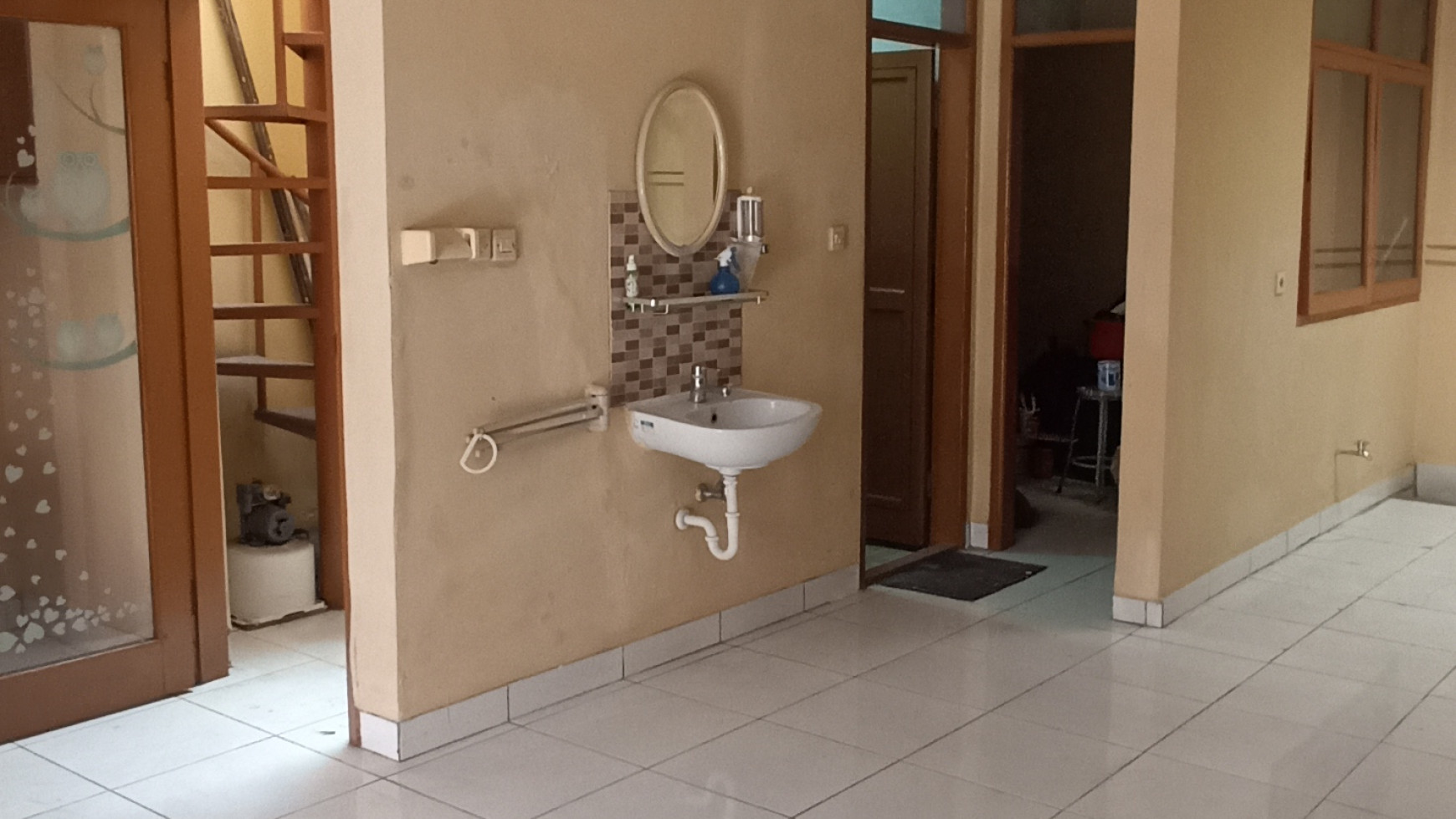 Rumah Minimalis Semi Furnished di Komplek Taman Sakura, Bandung