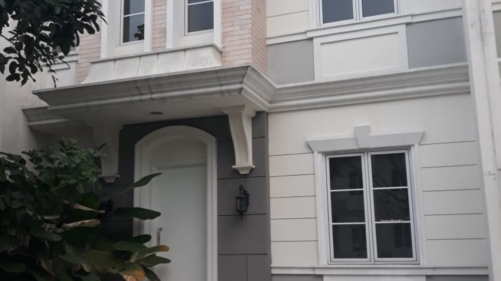 Flash Sale. Rumah Bagus Azura Vanya Park, BSD