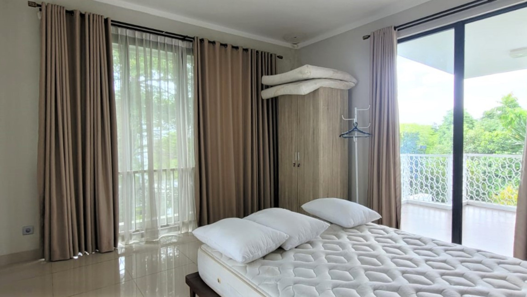 Rumah Fully Furnished Siap Huni di Kebayoran Residence, Bintaro