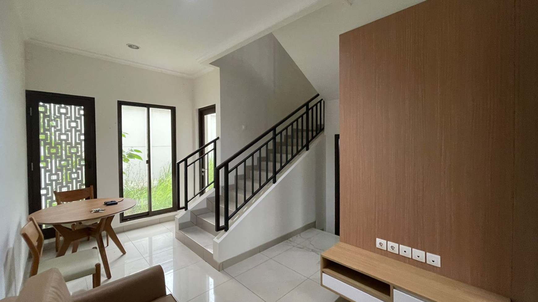 Rumah Asri di Cluster Summarecon Btari, Bandung