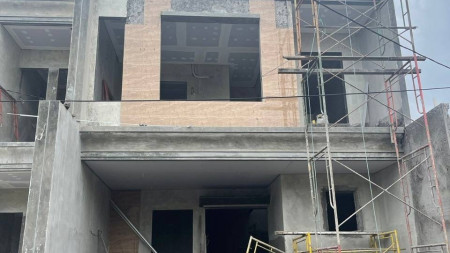 Dijual Rumah 2 lantai di Pondok Tjandra, Jl Mangga, Sidoarjo