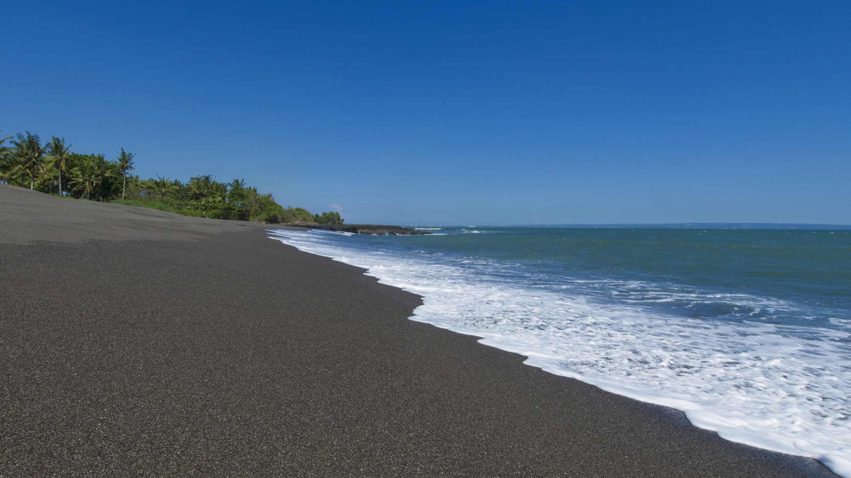 Prime Beachfront Estate of over 1 hectare presenting unique opportunity for redevelopment or lifestyle choice in Pererenan Canggu