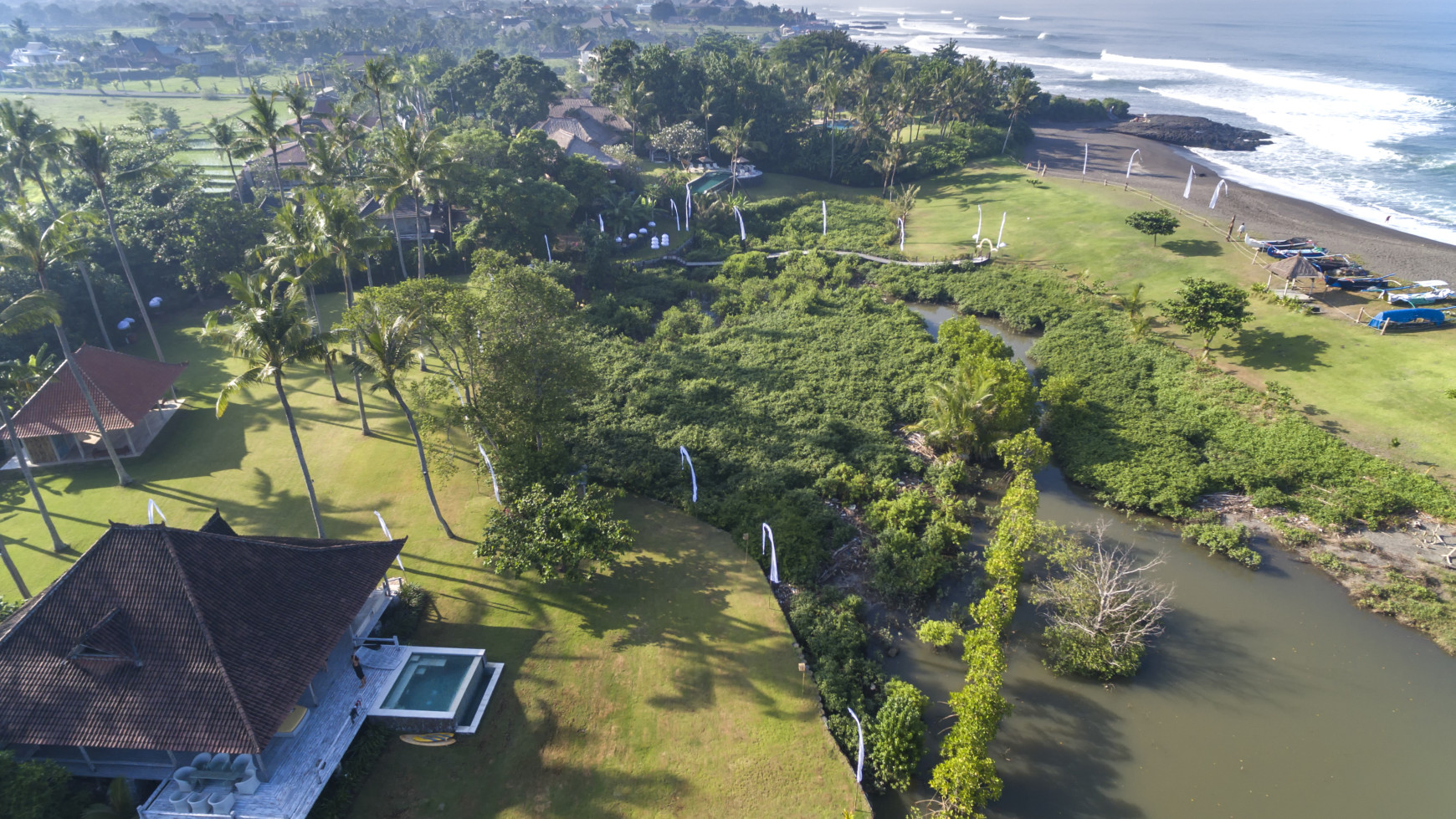 Prime Beachfront Estate of over 1 hectare presenting unique opportunity for redevelopment or lifestyle choice in Pererenan Canggu