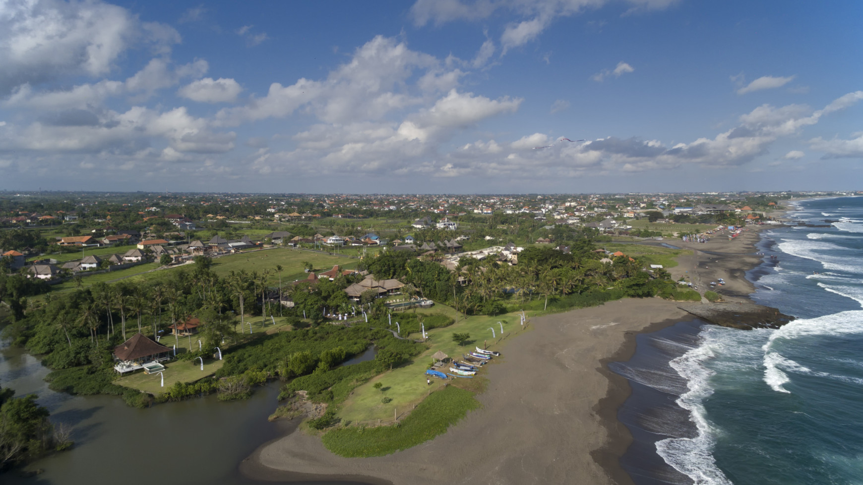 Prime Beachfront Estate of over 1 hectare presenting unique opportunity for redevelopment or lifestyle choice in Pererenan Canggu