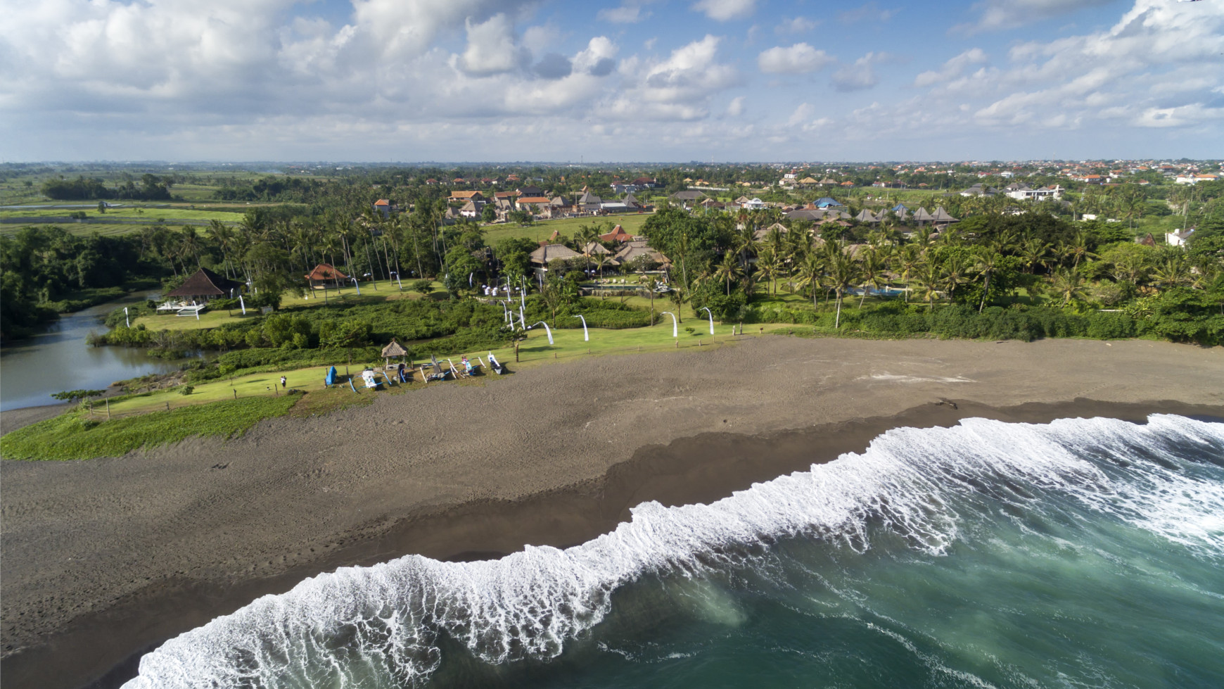 Prime Beachfront Estate of over 1 hectare presenting unique opportunity for redevelopment or lifestyle choice in Pererenan Canggu