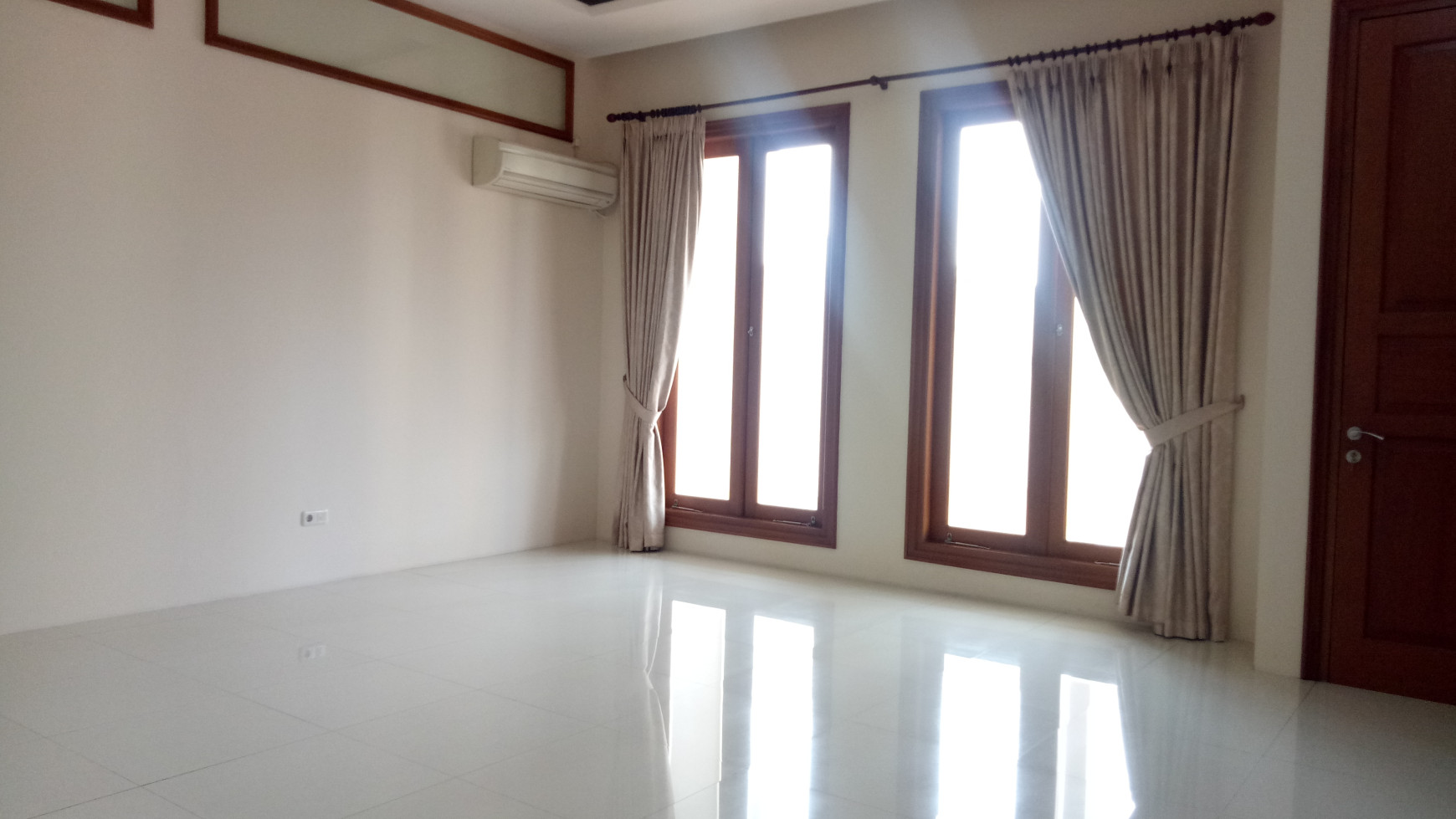 Luxury house in Kemang area ready for rent