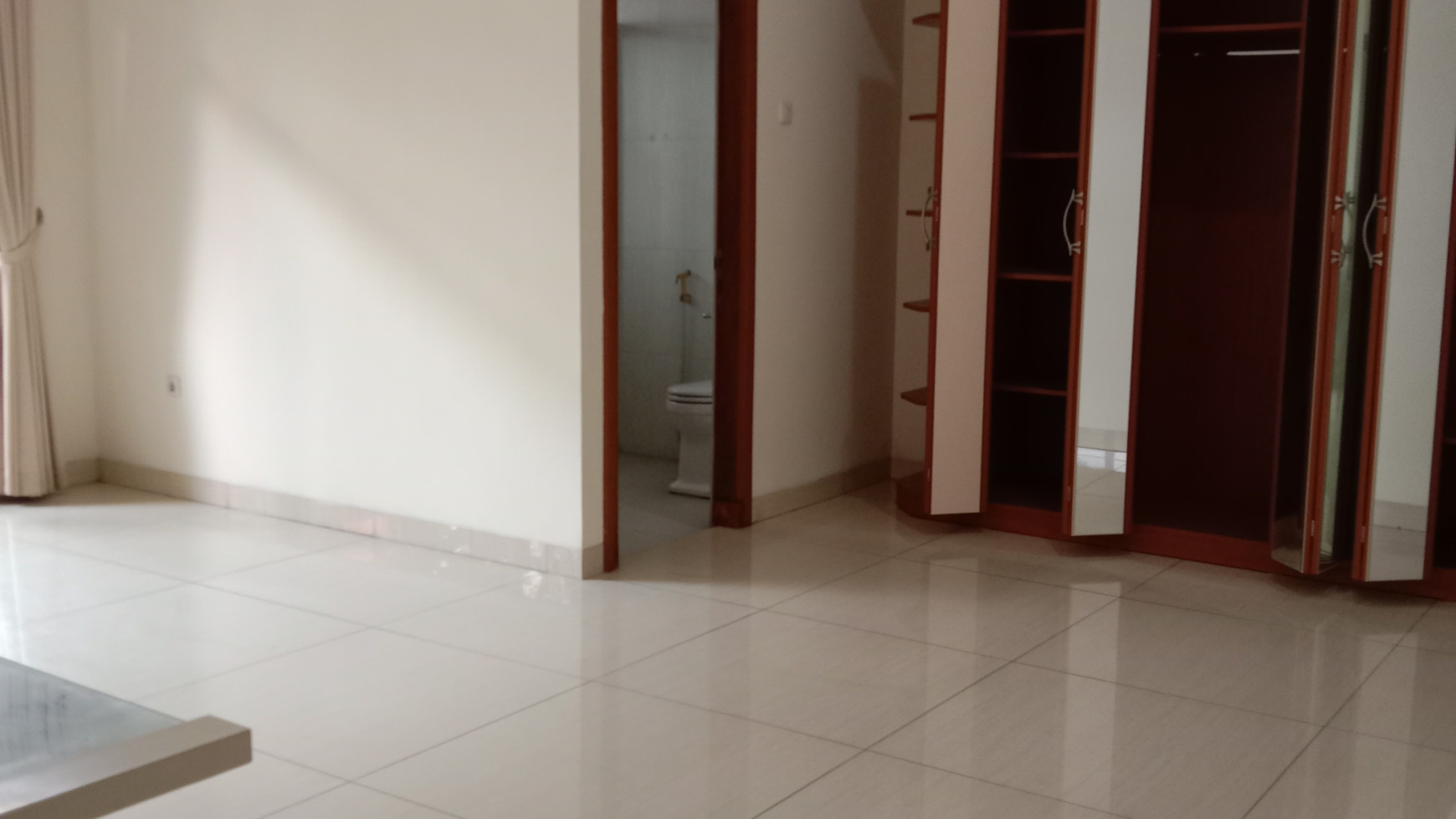 RENT HOUSE - COMFORTABLE & COZY HOUSE VERY RECOMMENDED FOR RECIDENCE IN QUITE LOCATION @KEMANG, SOUTH JAKARTA.