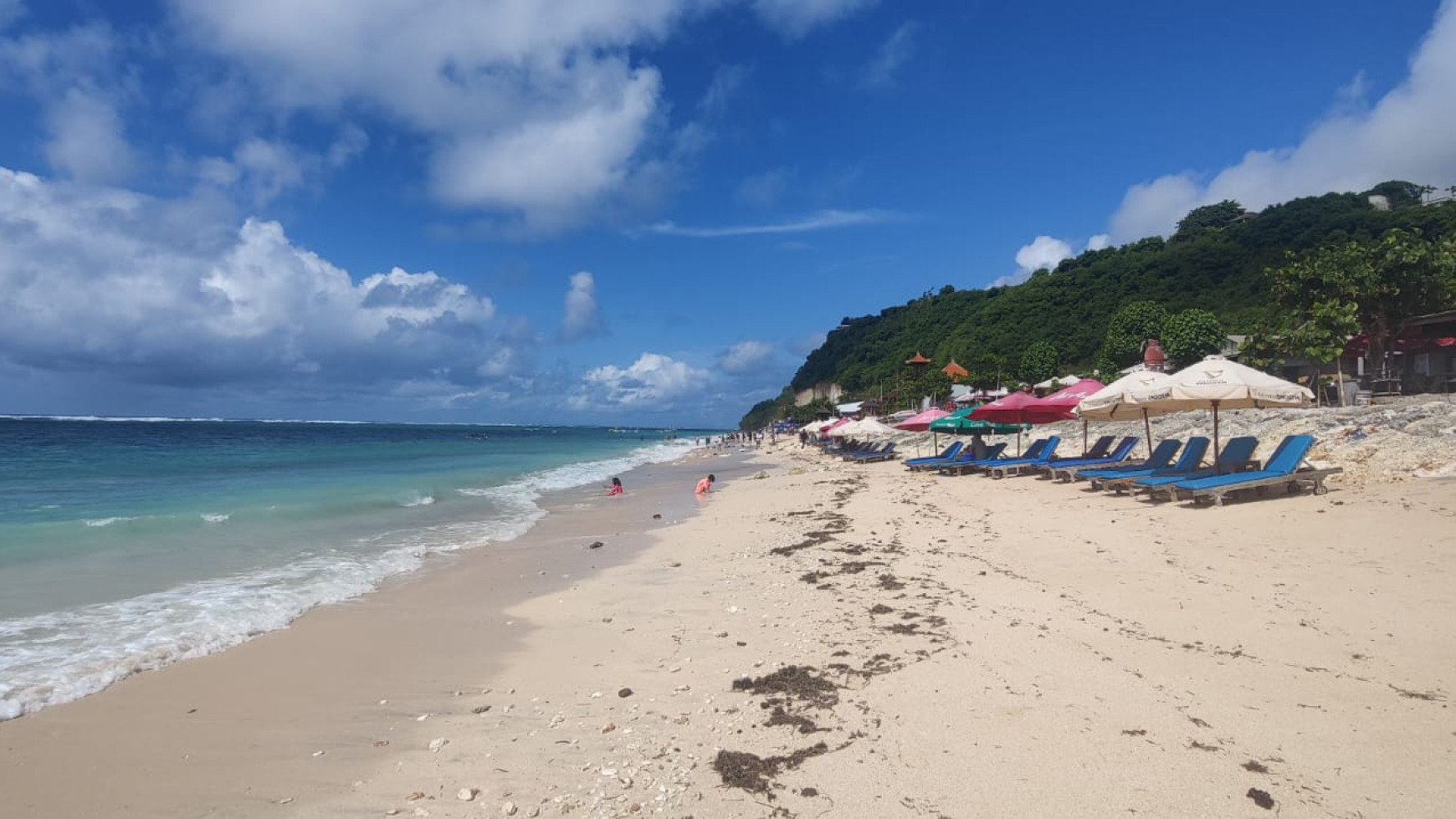 Freehold land 4.800 sqm  beach front with white sand and crystal-clear water Pandawa beach 