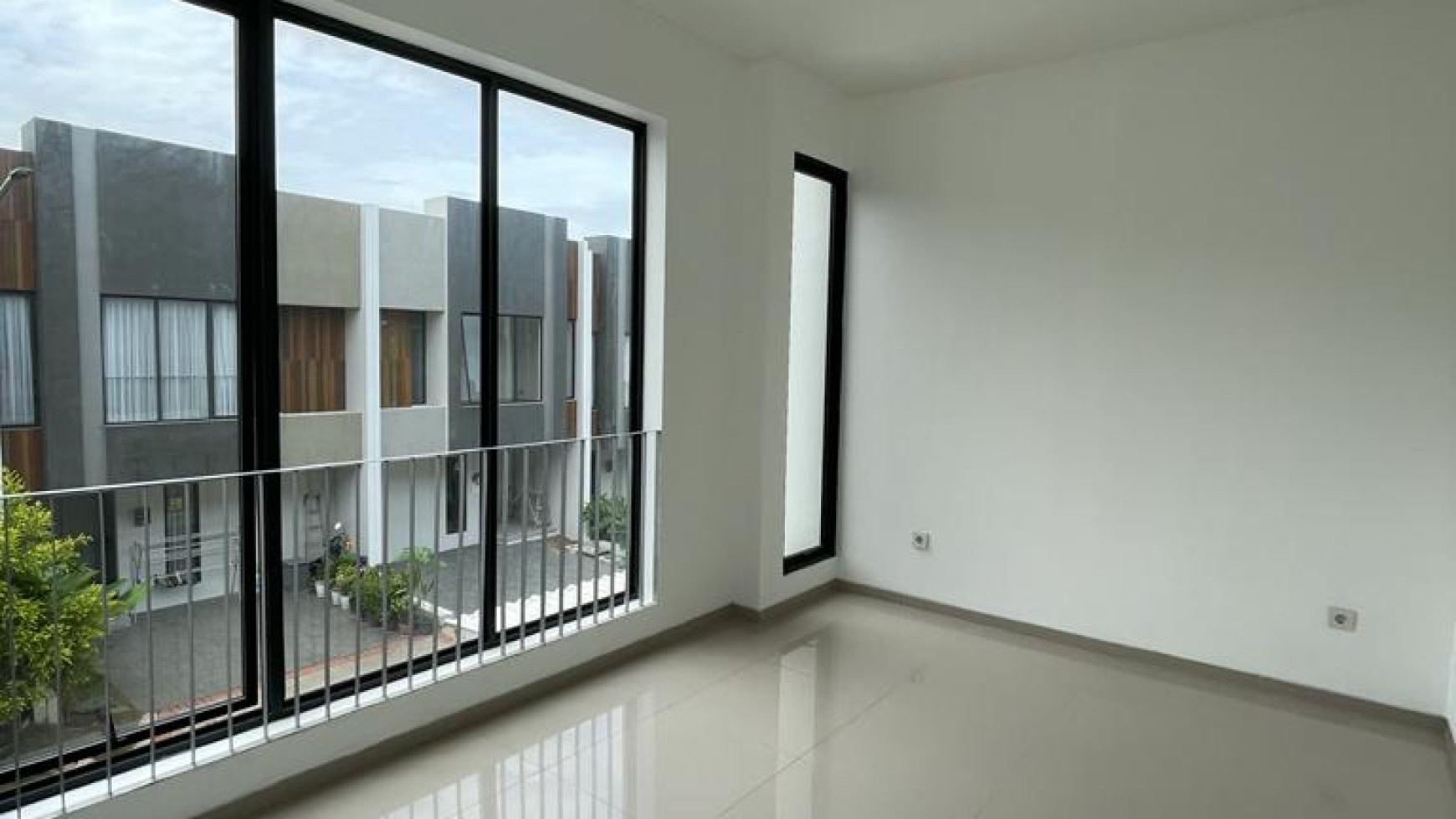 Rumah Bagus Di U Ville Bintaro Jaya Sektor 7