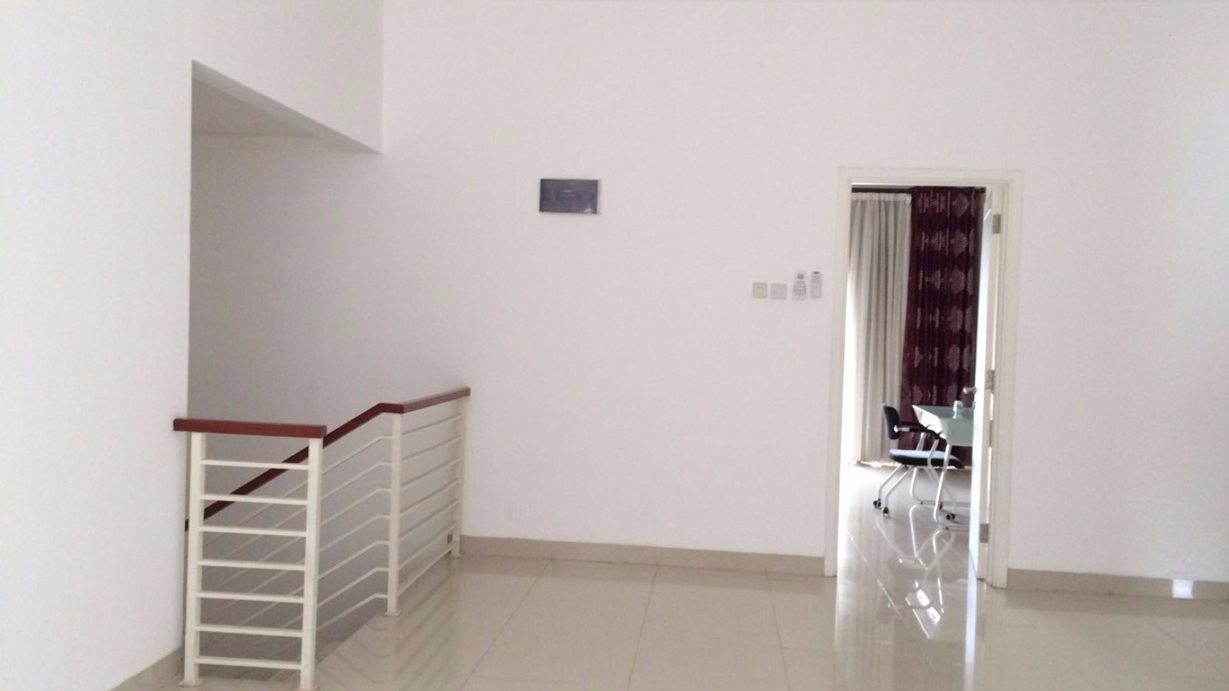  Dijual Rumah Modern Siap Huni di Kebayoran Garden, Bintaro Jaya 