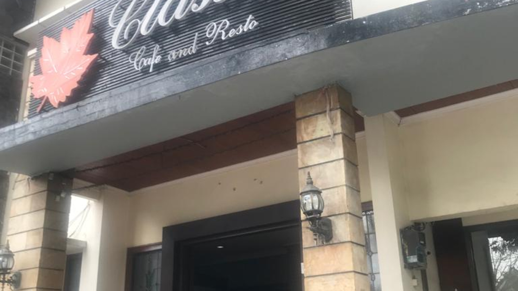 Rumah + Caffe Strategis di Tengah Kota Bandung