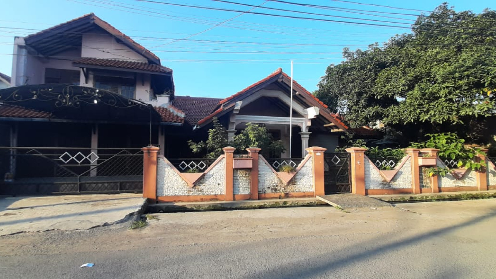 RUMAH 6 KAMAR DI KARAWANG BARAT