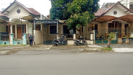 RUMAH DI PERUMAHAN PERWITA REGENCY BANTUL