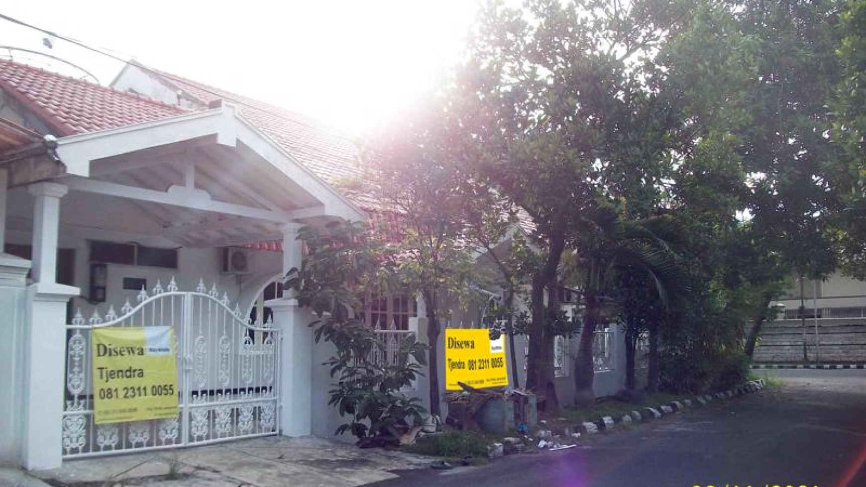 Rumah di Margorejo Indah, Hook/Pojok, Row Jalan Lebar, Siap Huni