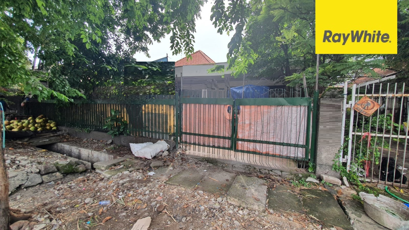 Dijual Rumah SHM di Residen Sudirman Surabaya Pusat