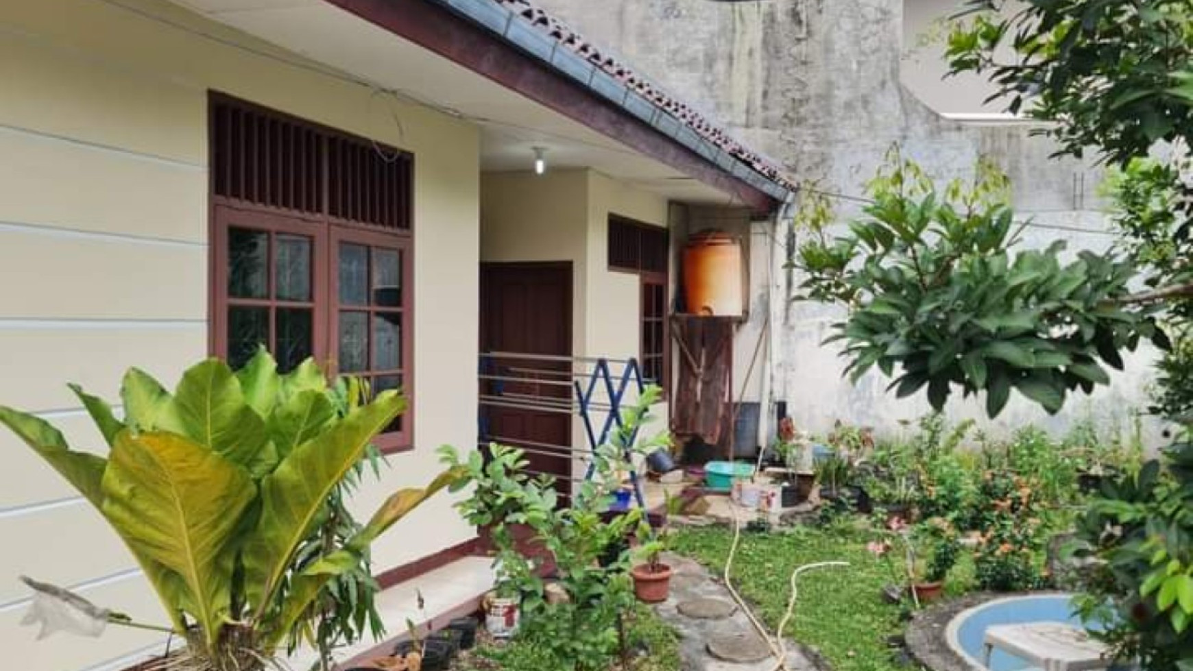 Rumah Batu Zambrut, Kayu Putih Pulo Gadung Luas 265m2