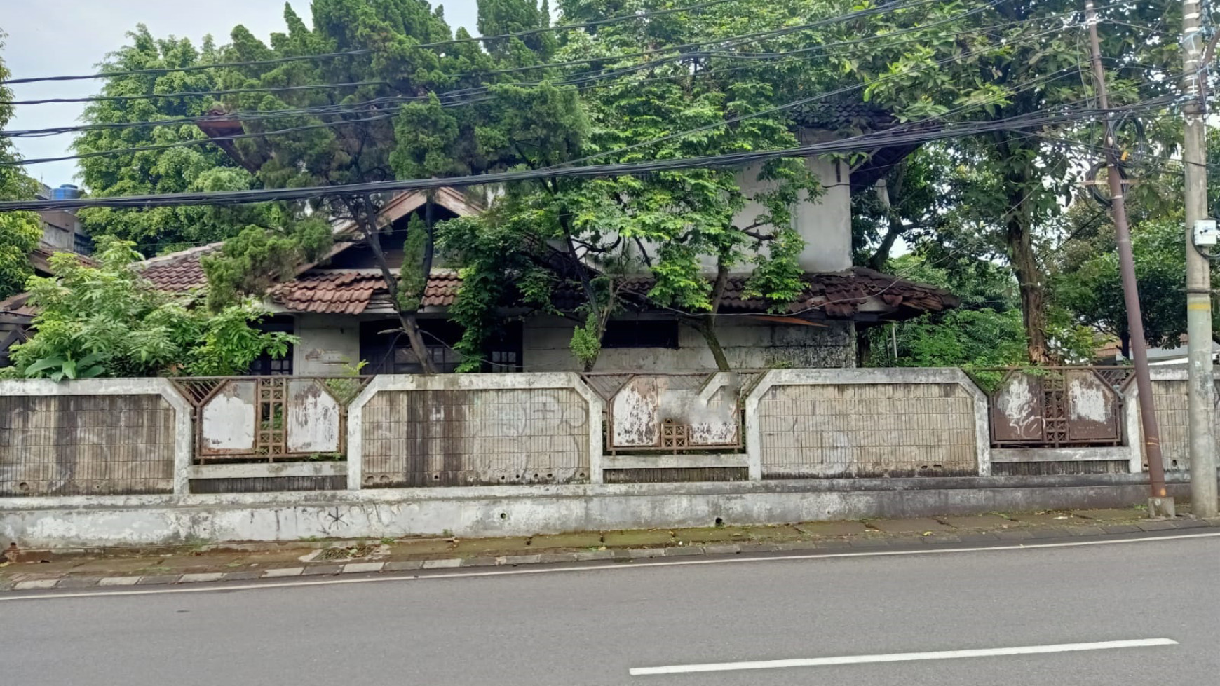 Rumah Hook Pinggir Jalan Raya dan Cocok untuk Usaha @Jl Merpati (Jl Bintaro Utama)