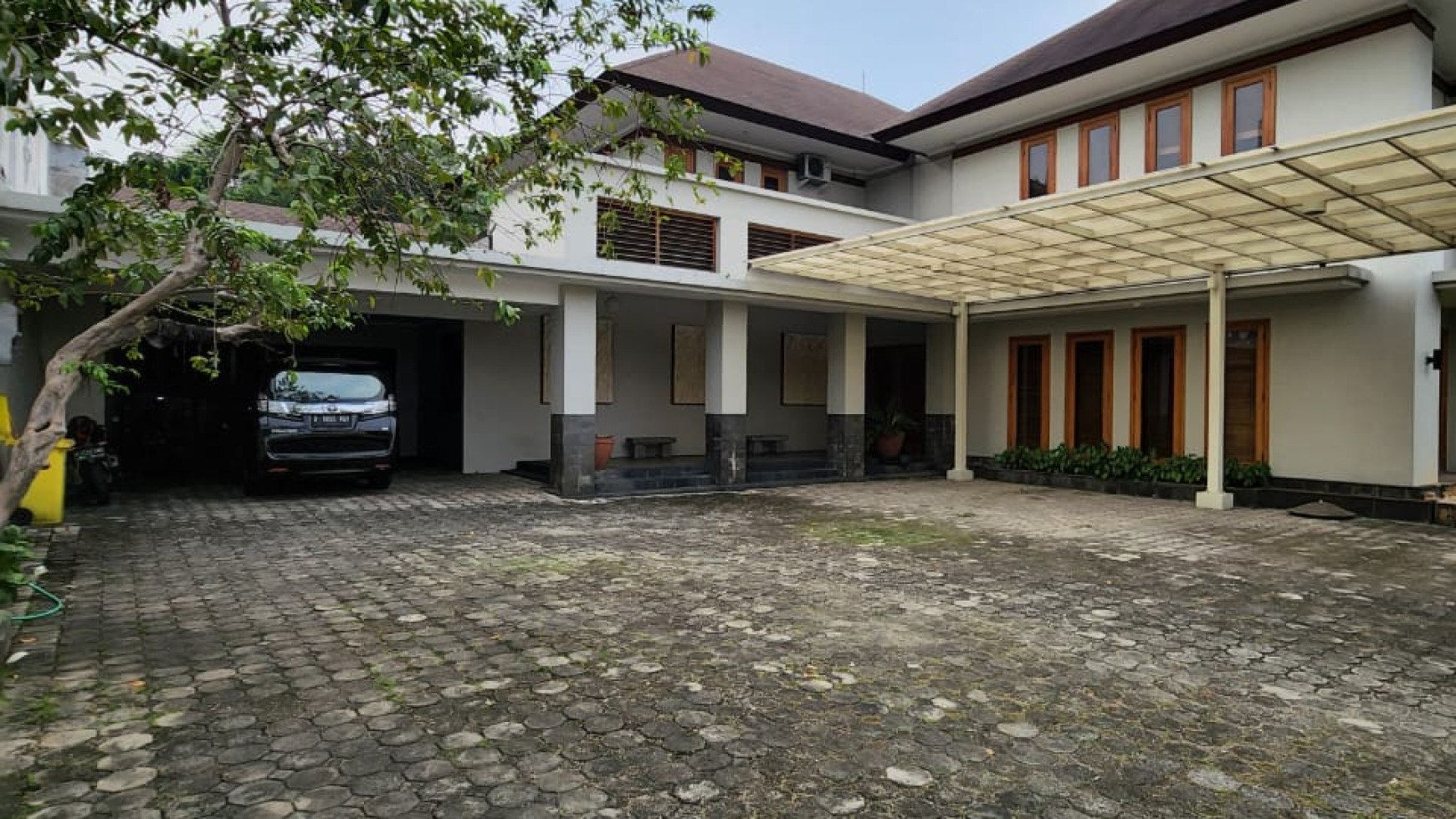 Rumah megah dijual