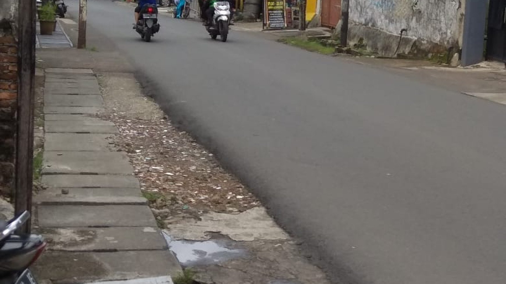 Rumah Tua hitung Tanah di Jakarta Barat