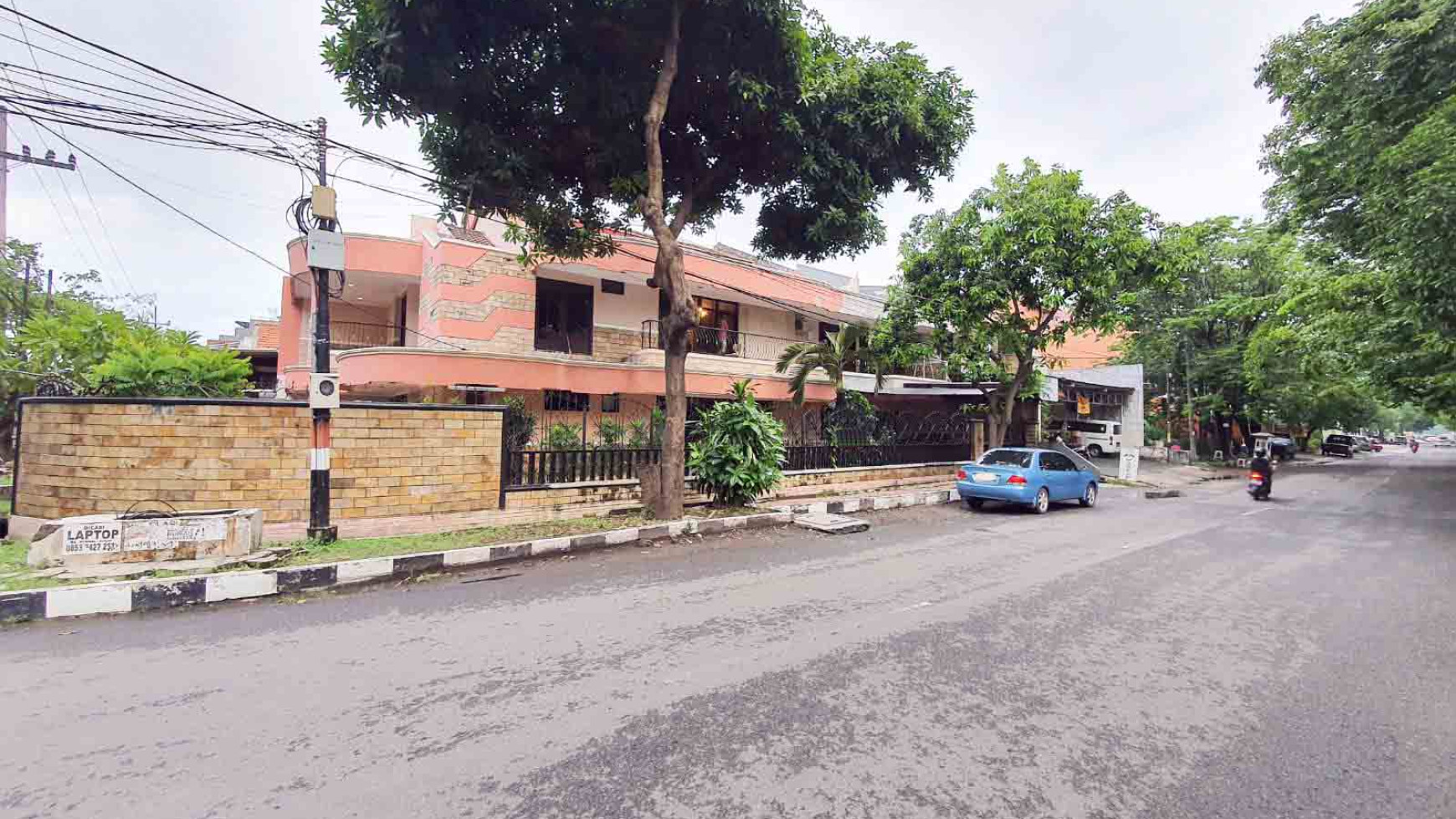 Rumah Jalan Raya Gayungsari Barat cocok untuk usaha dan bisa dibangun menjadi 5 ruko dimensi 25x18m, Hook/Pojokan