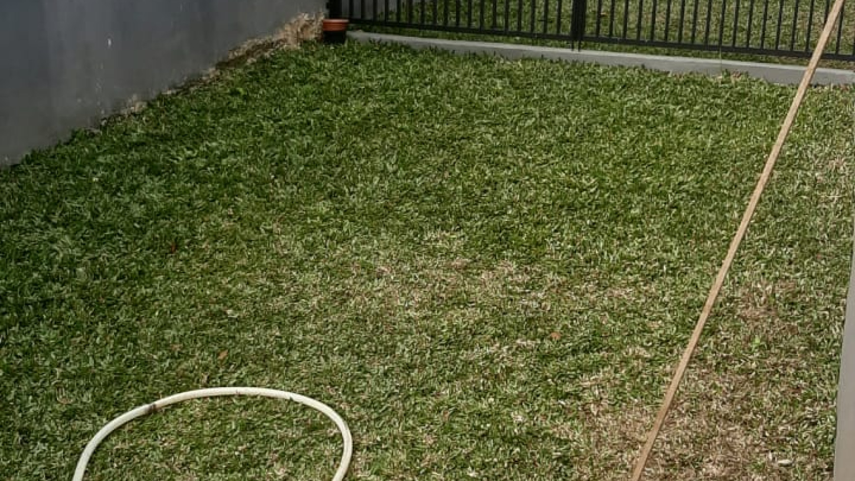 Turun harga rumah di jalan utama Griya Loka