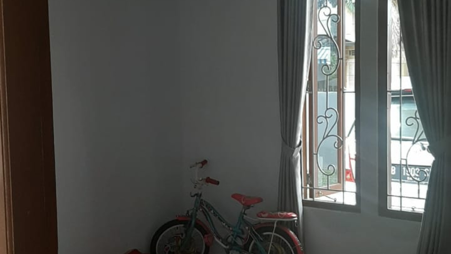 Turun harga rumah di jalan utama Griya Loka