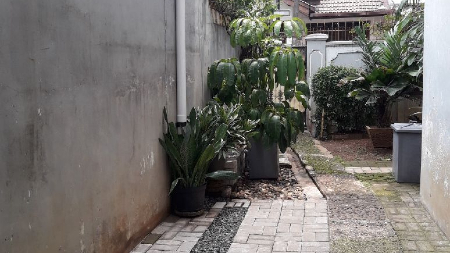 Rumah siap huni di Pesanggrahan Jakarta Selatan.