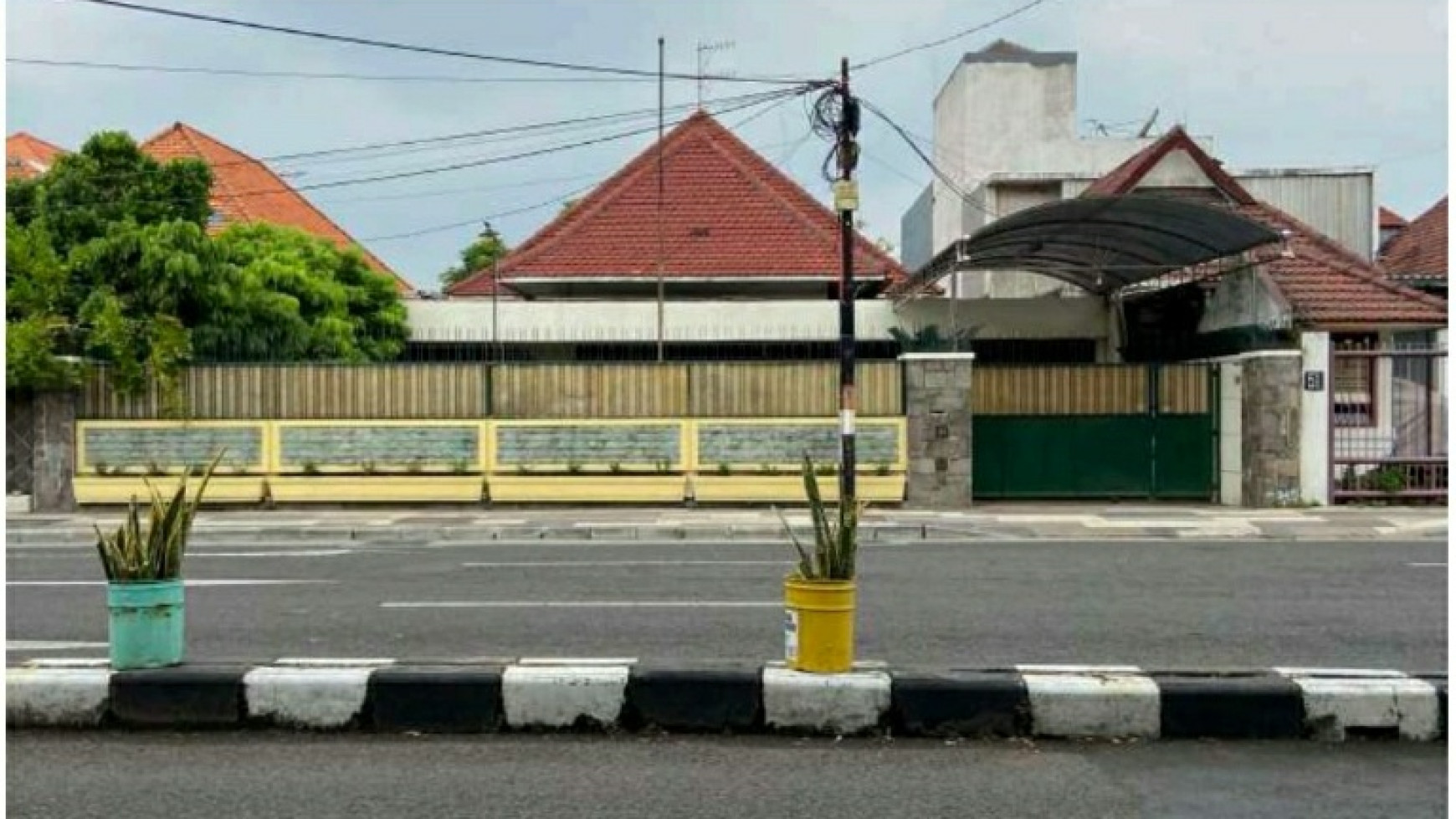 Dijual Rumah Jalan Bengawan - Surabaya Pusat Kota - Nol Jalan Cocok Buat Segala Usaha