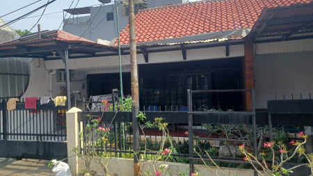 Dijual Rumah di Tomang 