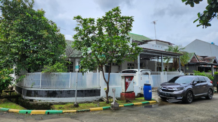Rumah strategis di tengah kota Jababeka 