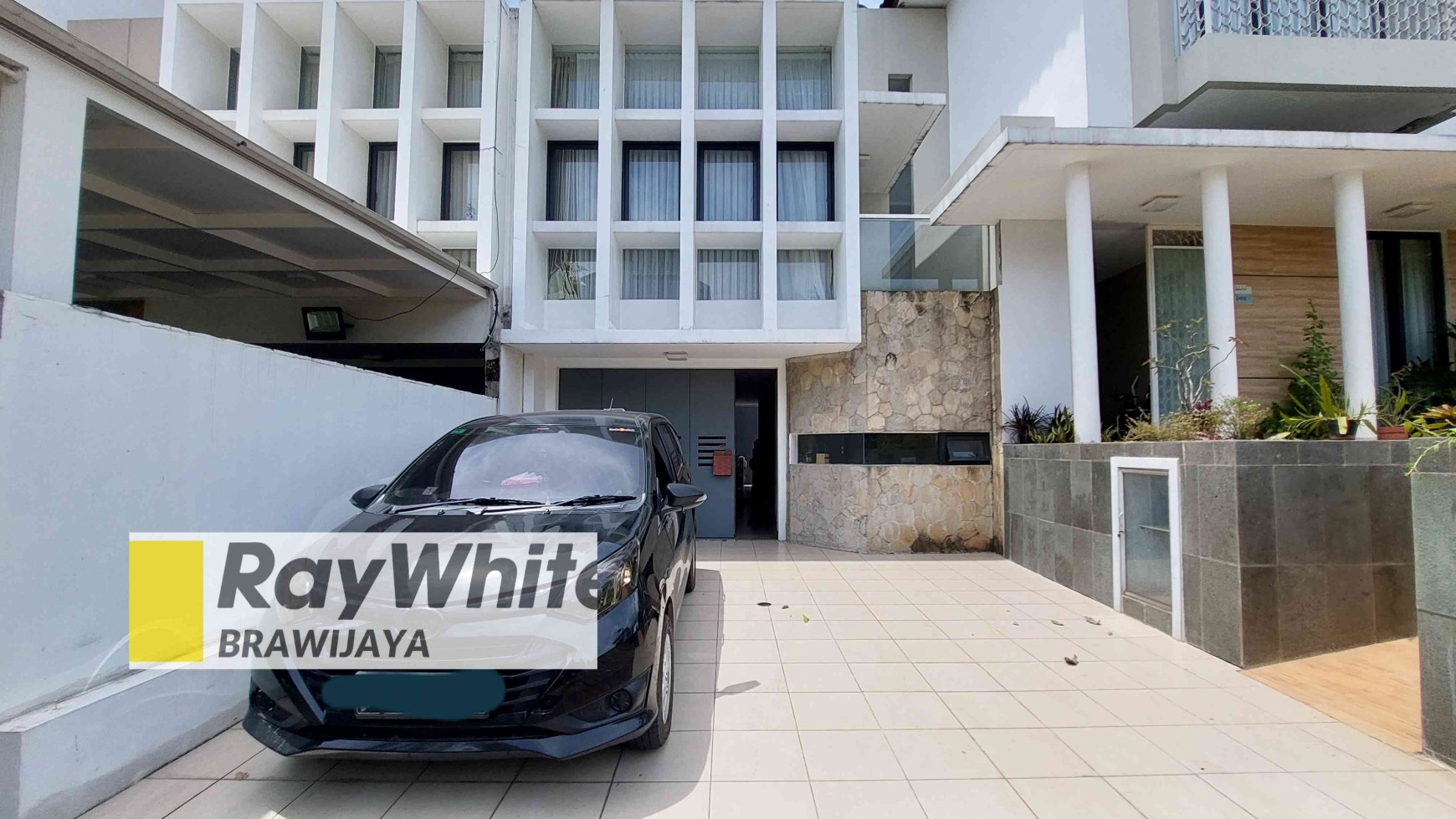 RUMAH DI CLUSTER KEBAYORAN SYMPHONY, BINTARO JAYA, SIAP HUNI, DEKAT TOL BSD