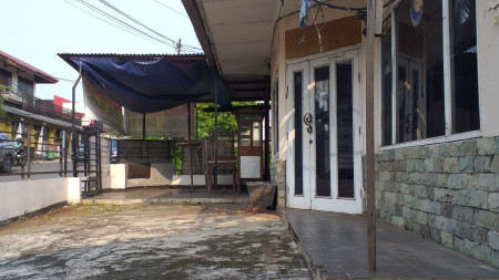 Rumah Hitung Tanah Pinggir Jalan Raya dan Cocok untuk area Komersil @Bintaro