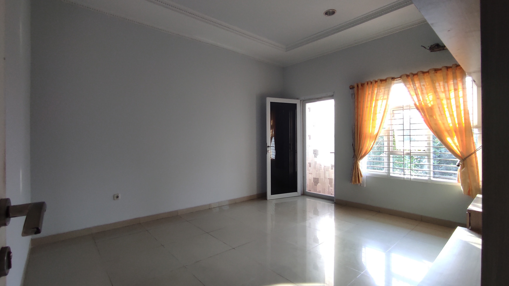 Dijual Rumah Siap Huni di Romantic Sunset, Grand Wisata, Bekasi