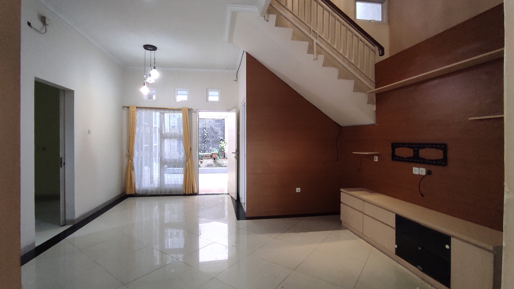 Dijual Rumah Siap Huni di Romantic Sunset, Grand Wisata, Bekasi