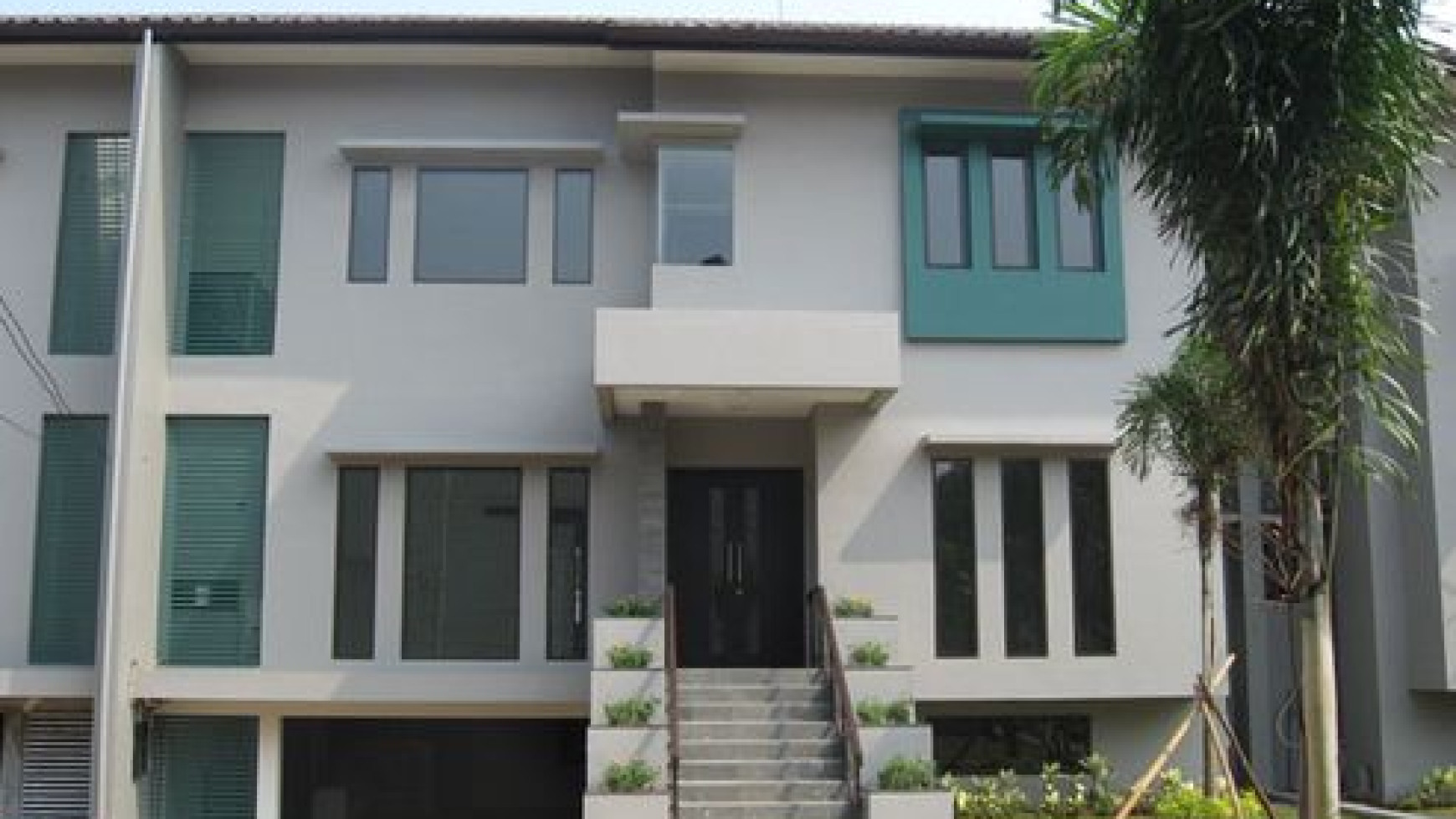 For rent nice and strategic townhouse in cipete