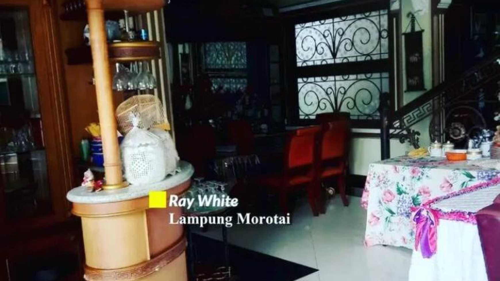 Rumah mewah dua lantai di Enggal Tanjung Karang Pusat