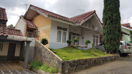 DIJUAL CEPAT VILLA DI CIPANAS 