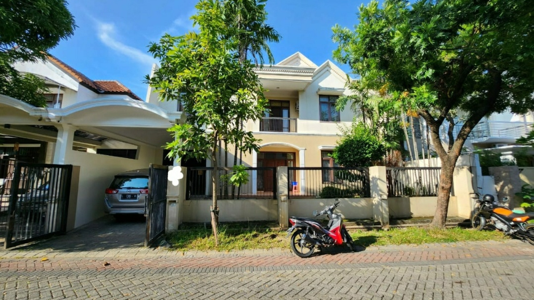 Dijual Rumah Puri Widya Kencana Citraland Surabaya - TerDEPAN dekat GWalk- K.Tidur 5+1 - Row Jalan Luas