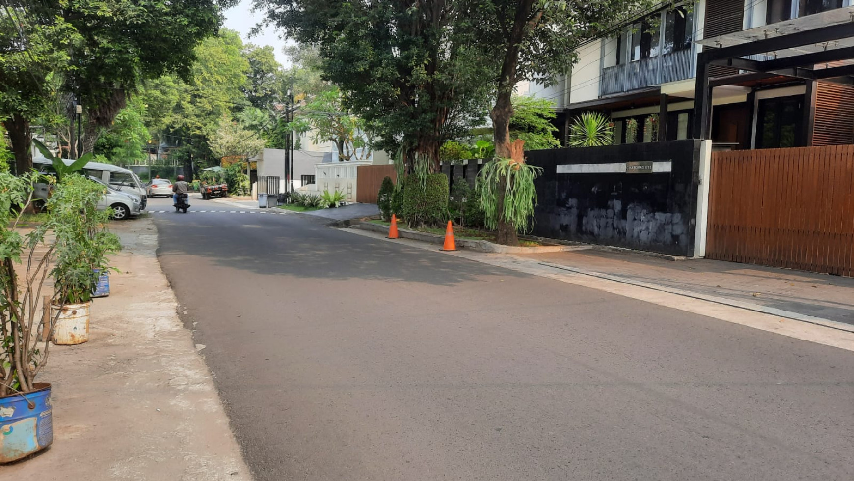 Rumah Lama Terawat di Rawa Barat, Kebayoran baru, jakarta Selatan 