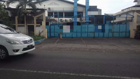 923. Gedung ex pabrik lokasi strategis Jalan Raya Berbek, Waru Sidoarjo