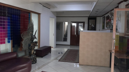 Rumah Mewah 3Lantai + Basement Kebayoran baru, Jakarta Selatan.