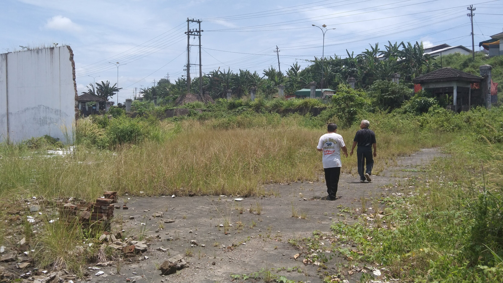 DIJUAL CEPAT TANAH EX GUDANG   DIBAWAH HARGA PASARAN LOKASI DI TEPI JALAN SOEKARNO HATTA PANJANG