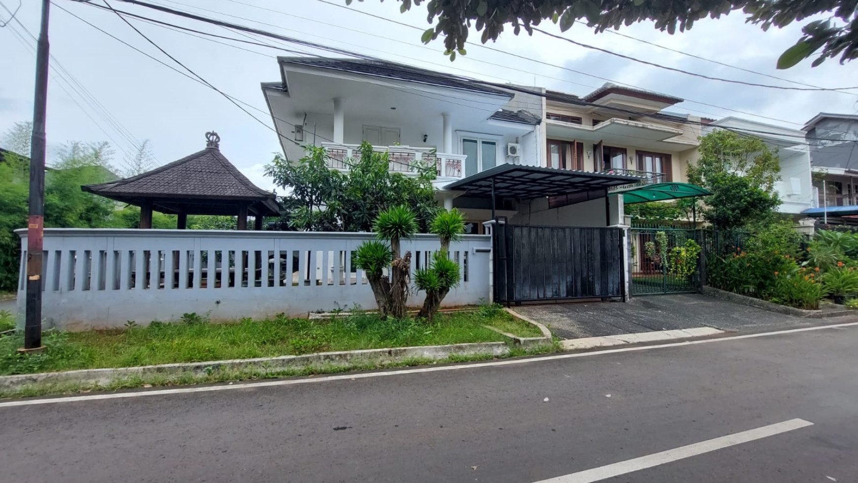 Rumah Bagus dengan bangunan siap huni di pondok indah jakarta selatan