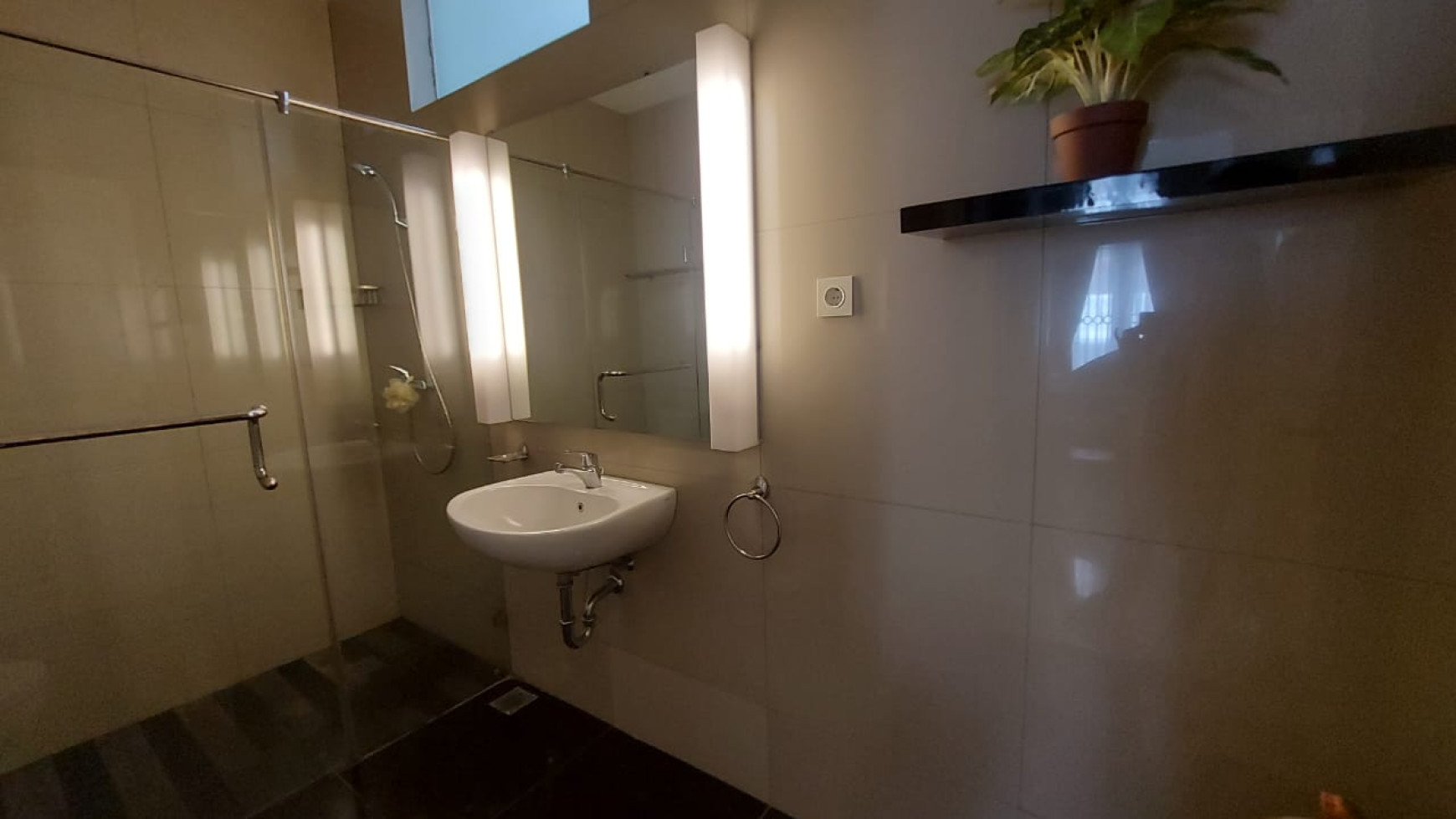 Rumah Pondok Indah Modern Classic Full Furnished 