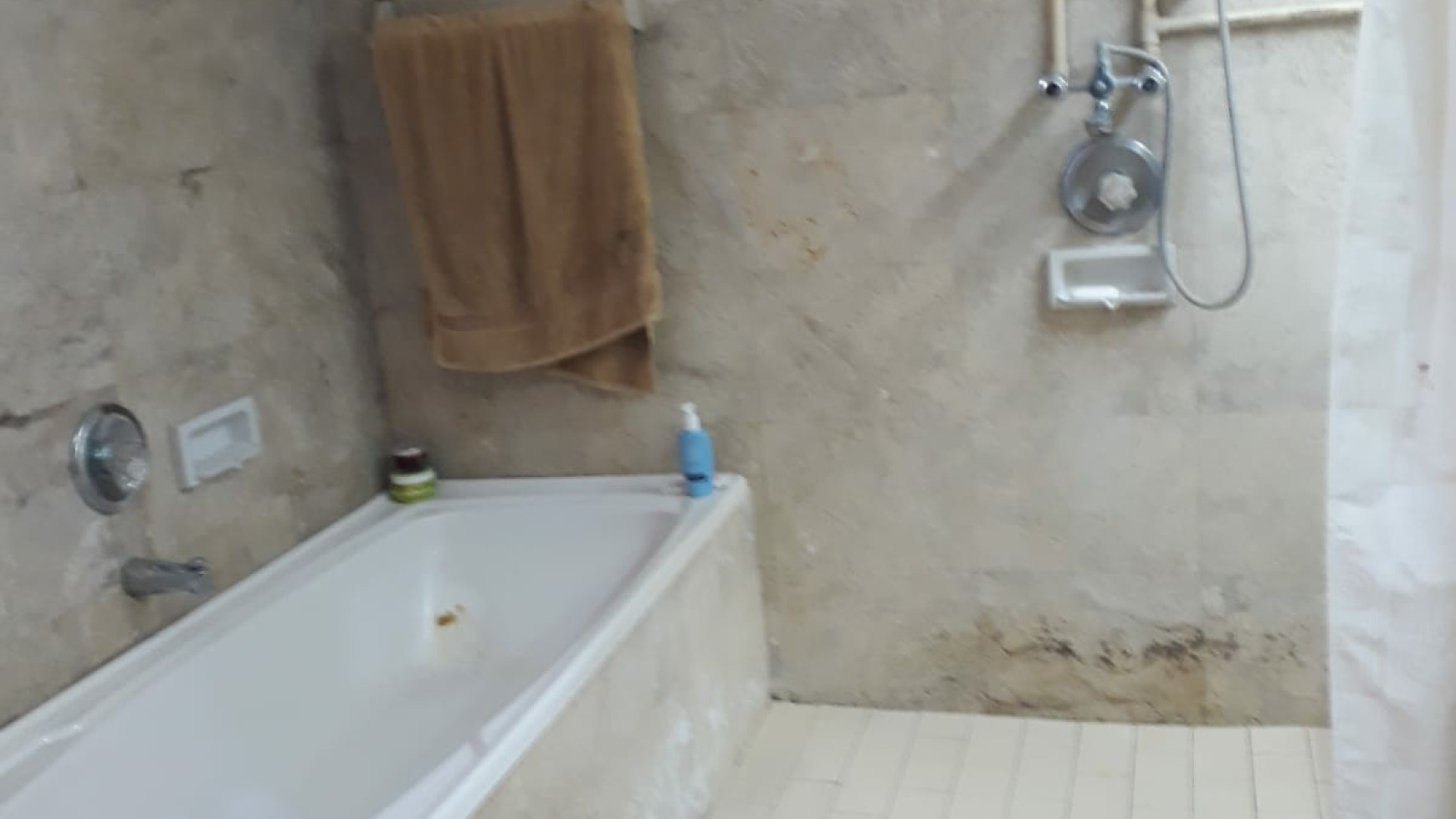 Dijual Rumah Surabaya Pusat area Raya Darmo - Taman Bungkul - SPESIAL plus Kolam Renang - Cocok Buat Segala Usaha Komersial Area