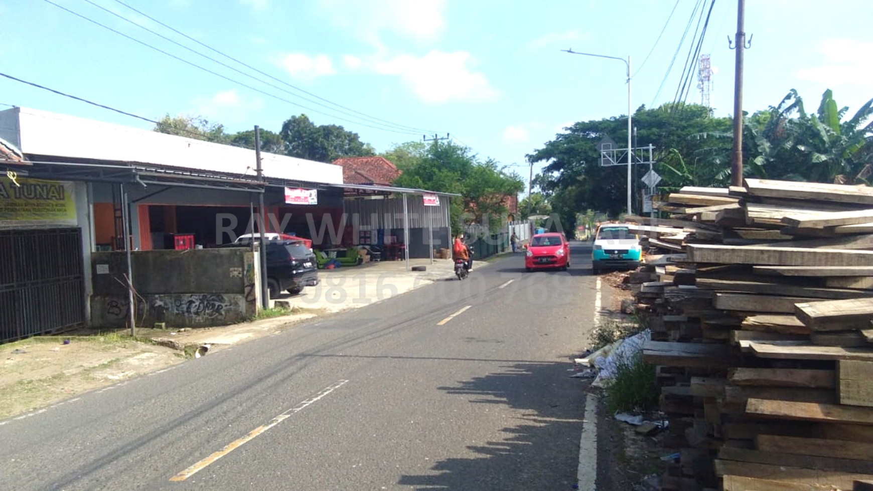 Dijual Kantor (Rumah Tinggal) di Jalan Raya Cinagen Kabupaten Sukabumi