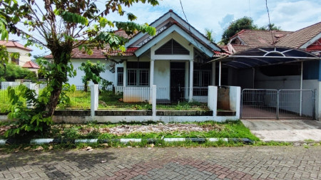 Termurah Hitung Tanah. Rumah Di Griya Loka, BSD.