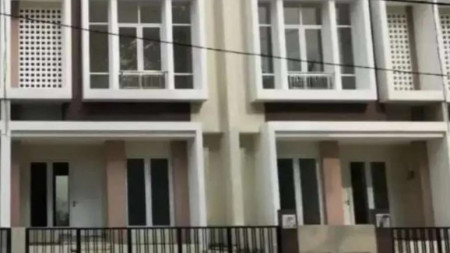 For Sale. Rumah Cantik Cendana Residence, Pamulang